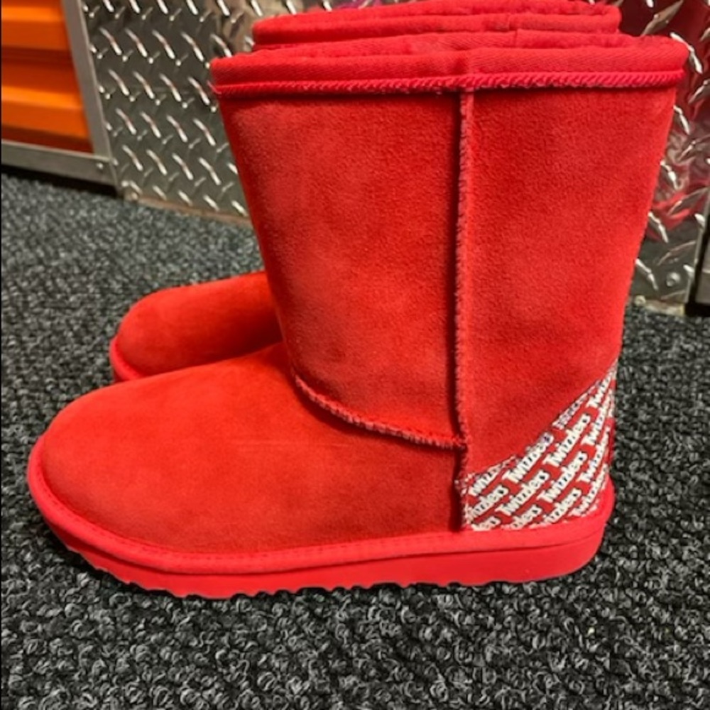 TWIZZLER UGG BOOTS!!! - Picture 3 of 3